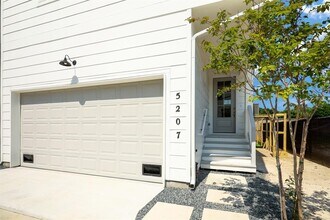 5207 Burress Springs Ln in Houston, TX - Building Photo - Building Photo