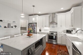 13508 Tallyrand Way in Gainesville, VA - Foto de edificio - Building Photo