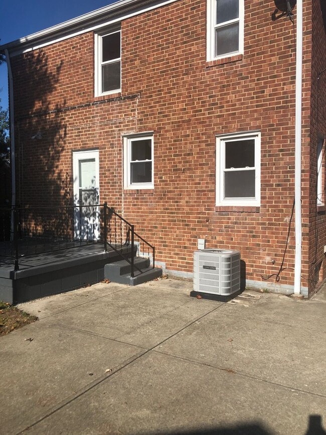 21550 Miller Ave in Euclid, OH - Building Photo - Building Photo