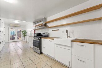 40 Van Reypen St in Jersey City, NJ - Building Photo - Building Photo