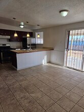 5620 Salem Dr in El Paso, TX - Foto de edificio - Building Photo