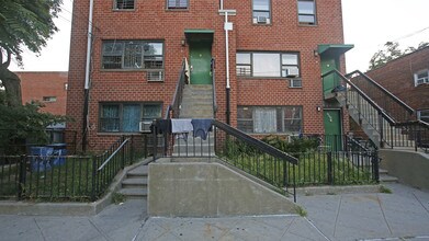 761-765 Logan St in Brooklyn, NY - Building Photo - Building Photo