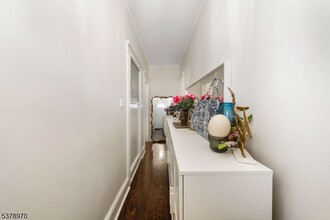 19 Lyons Pl in Elizabeth, NJ - Foto de edificio - Building Photo