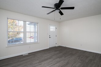 154 Garnet Dr in Nicholasville, KY - Building Photo - Building Photo