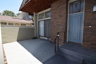 13340 Maxella Ave in Marina Del Rey, CA - Foto de edificio - Building Photo