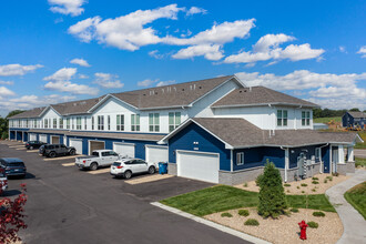 The Crossings at Inver Woods Apts & Townhomes in Inver Grove Heights, MN - Building Photo - Building Photo