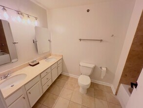 1224 W Van Buren St, Unit 610 in Chicago, IL - Foto de edificio - Building Photo