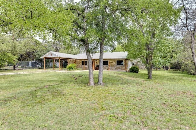 418 Grand Prairie Cir in Dripping Springs, TX - Building Photo - Building Photo