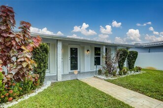 4917 W Park Rd in Hollywood, FL - Building Photo - Building Photo