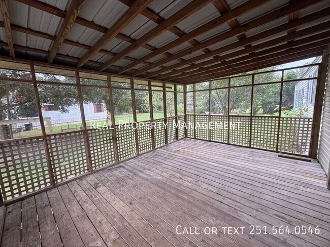 7719 Bermuda Dr in Semmes, AL - Foto de edificio - Building Photo