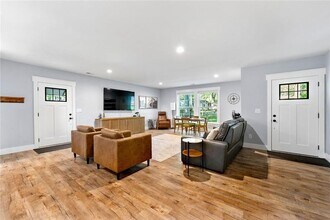 1921 Hazelwood Dr SE in Marietta, GA - Building Photo - Building Photo