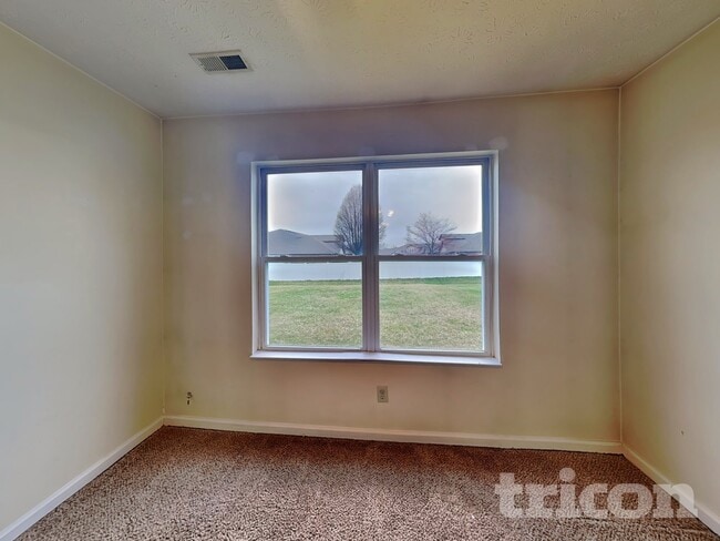 5328 Waterton Lakes Dr in Indianapolis, IN - Building Photo - Building Photo