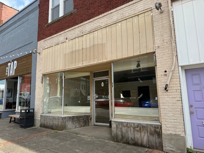 73 Olde Main Plaza in St. Albans, WV - Building Photo - Building Photo