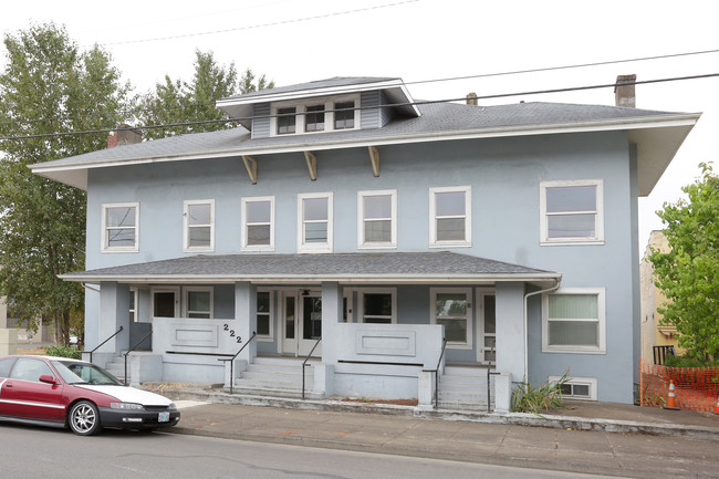 222 1st Ave E in Albany, OR - Foto de edificio - Building Photo