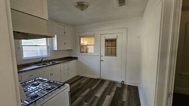 919 W Noble Ave in Visalia, CA - Building Photo - Building Photo