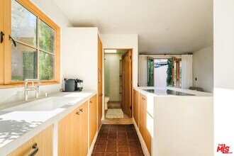 2640 Clyde Ave in Los Angeles, CA - Building Photo - Building Photo