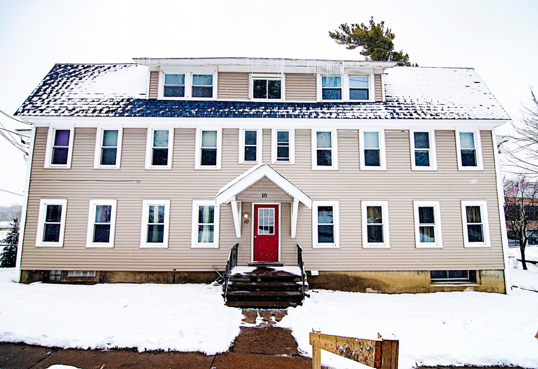 10 North St in Camillus, NY - Building Photo