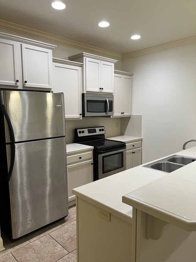 property at 37150 Woodgate Ave