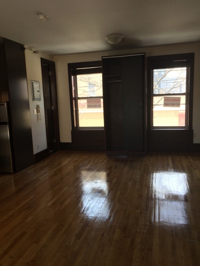 473 St Marks Pl in Staten Island, NY - Building Photo - Building Photo