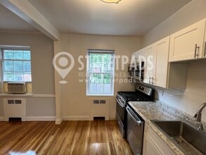 1153 Beacon St, Unit 7 in Brookline, MA - Building Photo - Building Photo