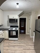 224 Woodside Ave NE in North Canton, OH - Foto de edificio - Building Photo