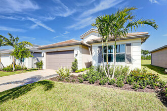 13549 SW Oceanus Blvd in Port St. Lucie, FL - Building Photo - Building Photo