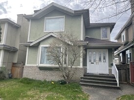 6039 Ontario St in Maple Ridge, BC - Building Photo