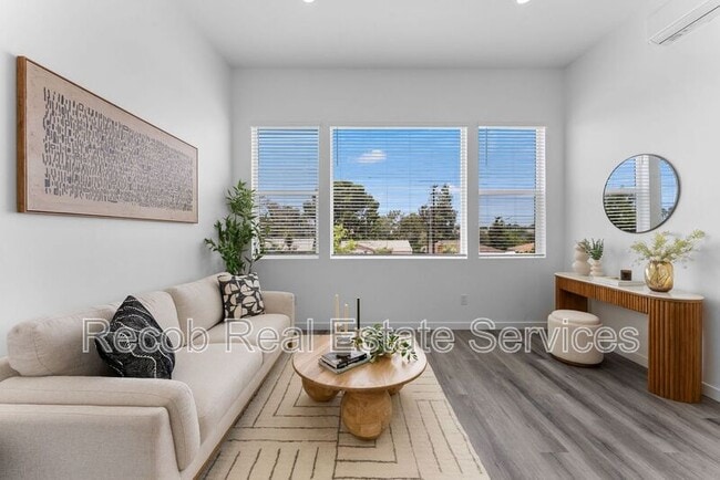 5252 Adams Ave in San Diego, CA - Building Photo - Building Photo