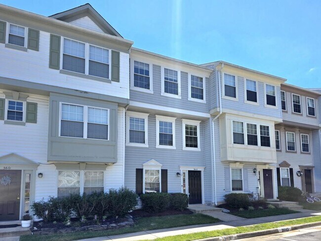 property at 3643 Crosswater Ct