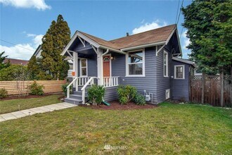 8050 27th Ave NW in Seattle, WA - Building Photo - Building Photo