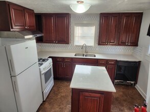 1182 Navasota St in Austin, TX - Building Photo - Building Photo