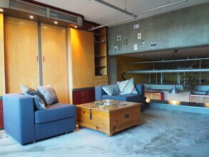 2556 Hastings St E in Vancouver, BC - Building Photo - Building Photo