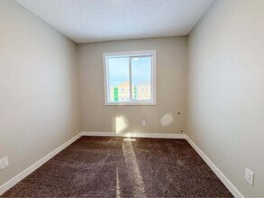 20724-20742 42 Avenue NW in Edmonton, AB - Building Photo - Building Photo