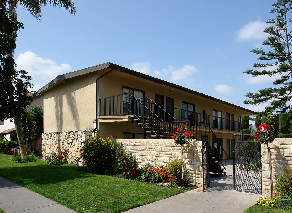 1114 Pacific Ave in Santa Ana, CA - Building Photo