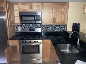218 9th St SE, Unit Basement in Washington, DC - Foto de edificio - Building Photo