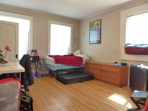 147 Fuller St, Unit 3 in Brookline, MA - Building Photo - Building Photo