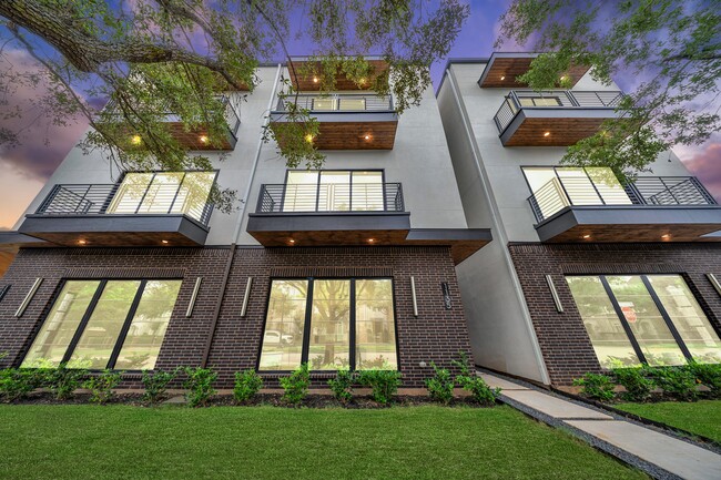 property at 1135 Lake Pointe Pkwy