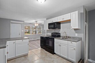 50 Lynn Meadows Ln in Florissant, MO - Building Photo - Building Photo