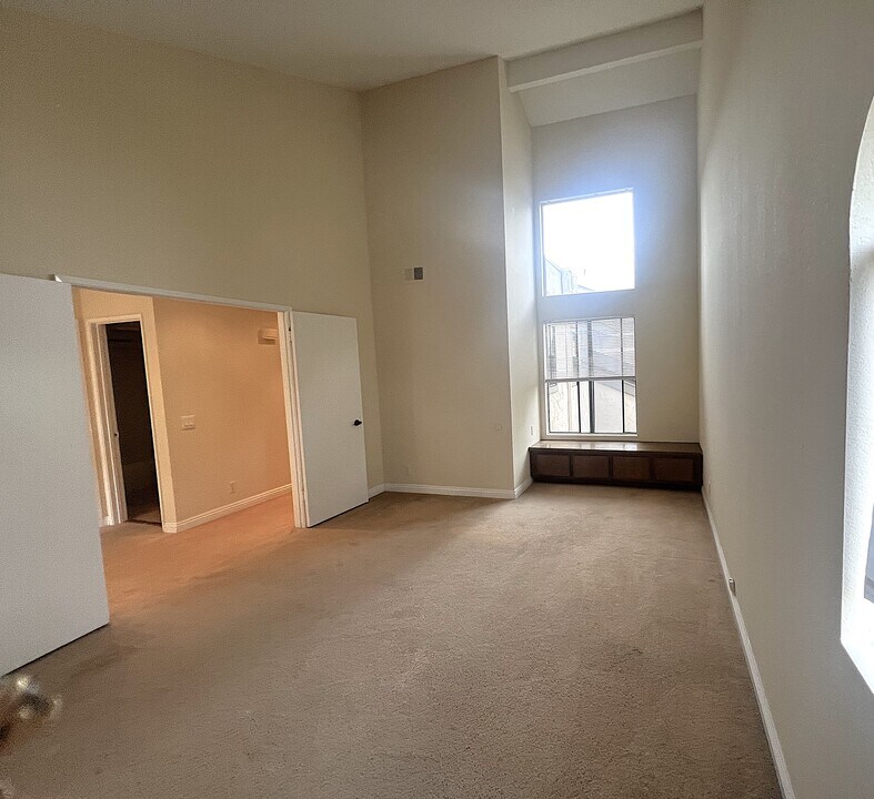 4408 Via Amable in San Diego, CA - Building Photo