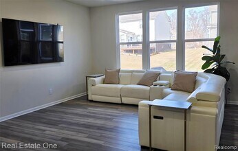 2720 Tulip Wy in Commerce Township, MI - Building Photo - Building Photo