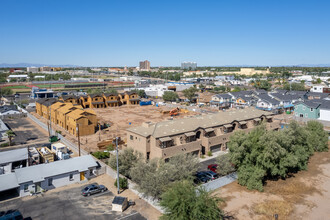 Villas on Roma in Phoenix, AZ - Building Photo - Building Photo