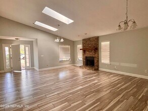 5449 Fort Caroline Rd in Jacksonville, FL - Building Photo - Building Photo