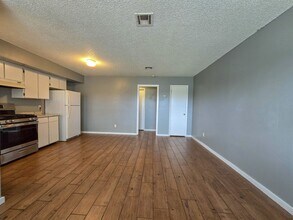 1103 E Parker St in Shawnee, OK - Building Photo - Building Photo