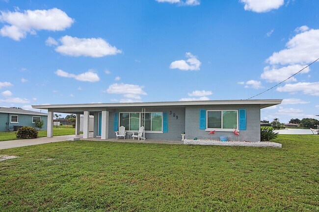 property at 309 Shamrock Blvd