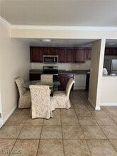 5021 River Glen Dr in Las Vegas, NV - Building Photo - Building Photo