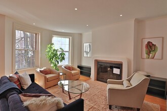 141 Beaconsfield Rd, Unit #3 in Brookline, MA - Foto de edificio - Building Photo