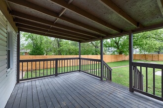 2215 Bell Ave NW in Huntsville, AL - Foto de edificio - Building Photo