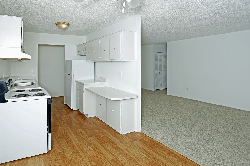 Riverside Village Apartments Clinton Township, MI Apartments