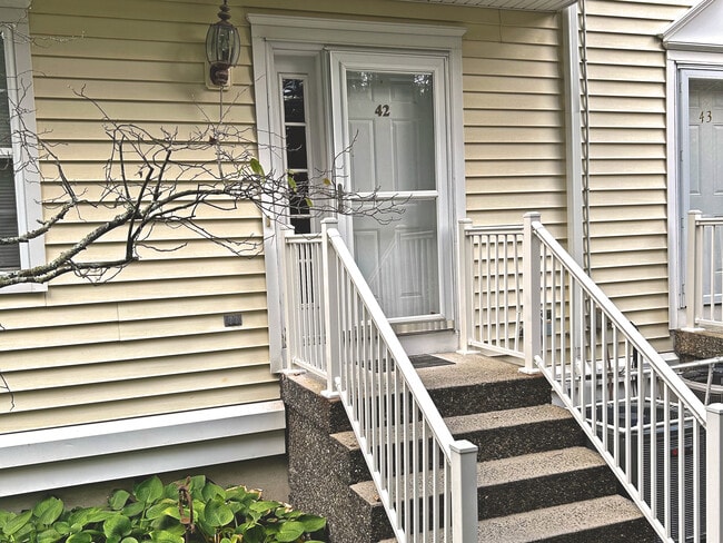 629 Danbury Rd in Ridgefield, CT - Building Photo - Building Photo