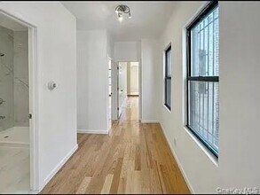 147-14 Hillside Ave. in Queens, NY - Building Photo - Building Photo